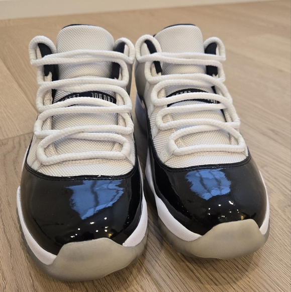 Jordan 11 Low - Concord - Picture 2 of 11